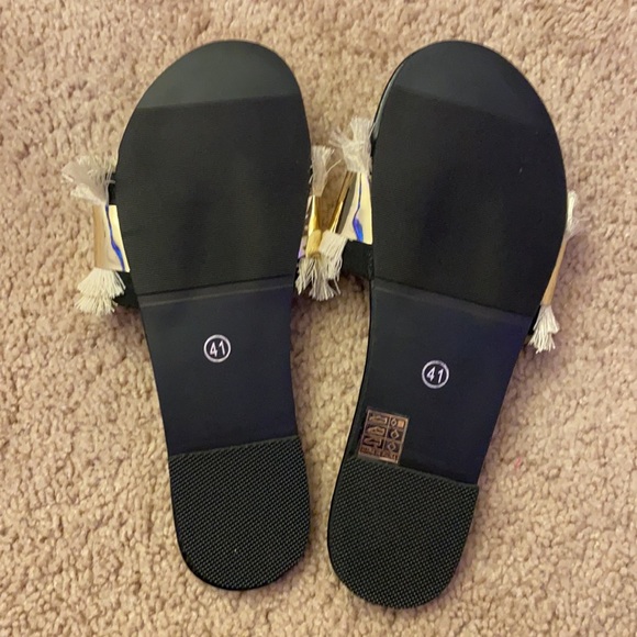 Sandals - Picture 3 of 4